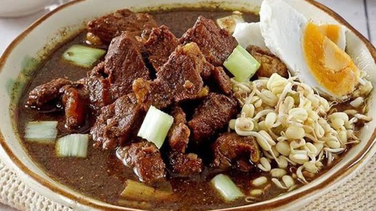 Rawon: Kelezatan yang Bertahan dari Generasi ke Generasi