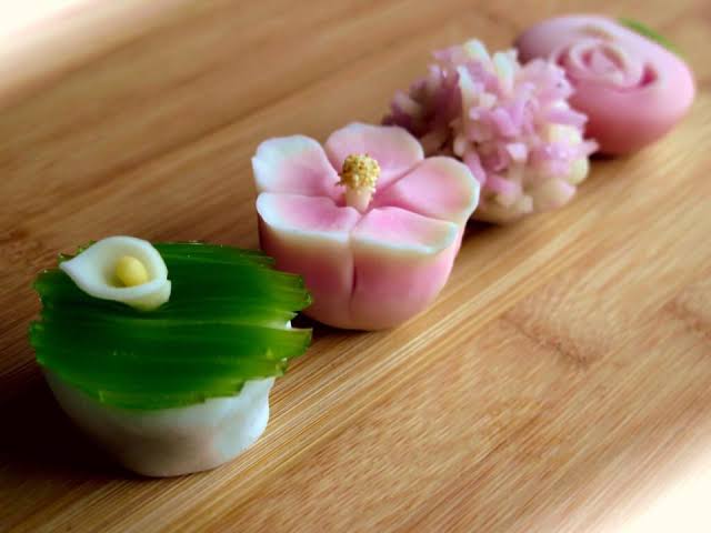 Wagashi: Ketika Seni dan Rasa Bertemu dalam Satu Gigitan