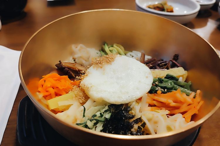 Bibimbap: Makanan Khas Korea yang Kaya Warna dan Rasa